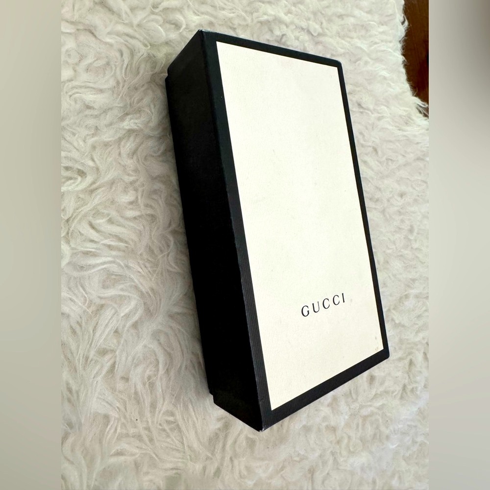 Gucci Long Wallet Gift Box - Picture 6 of 6